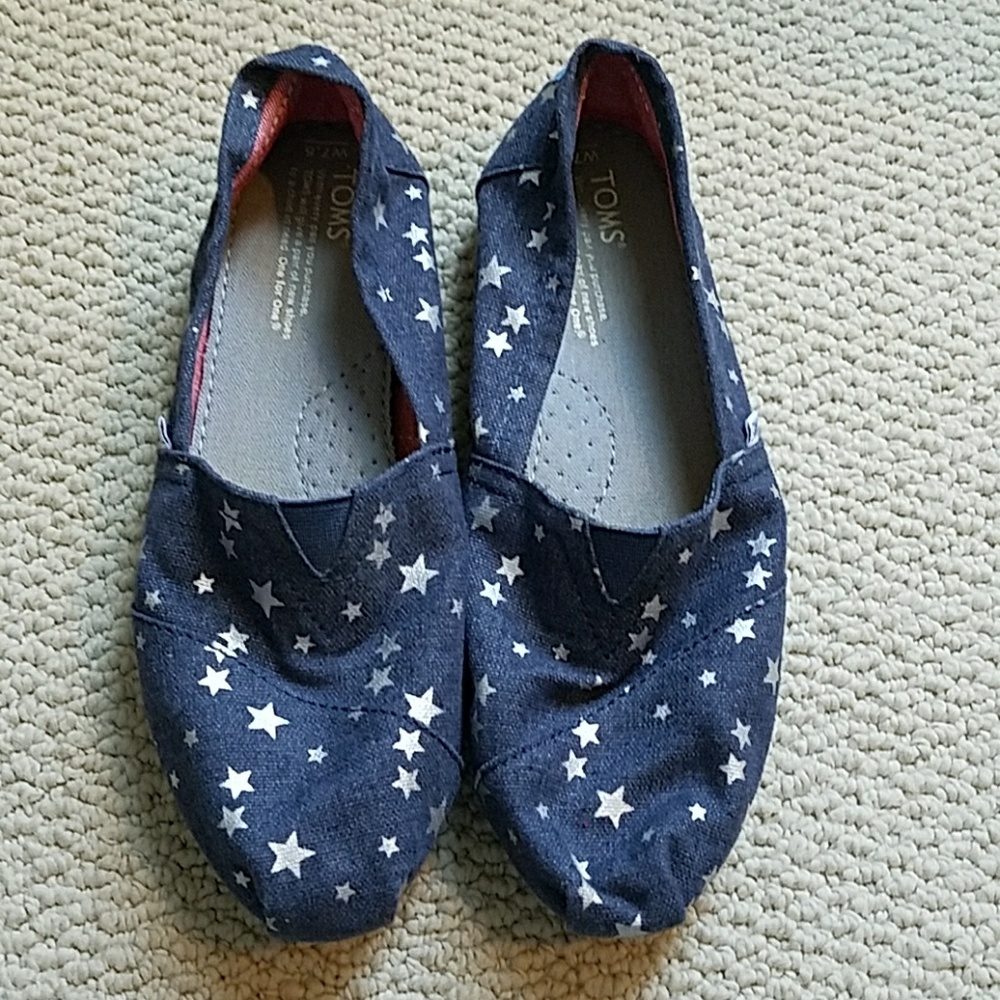 TOMS 7.5 shoes